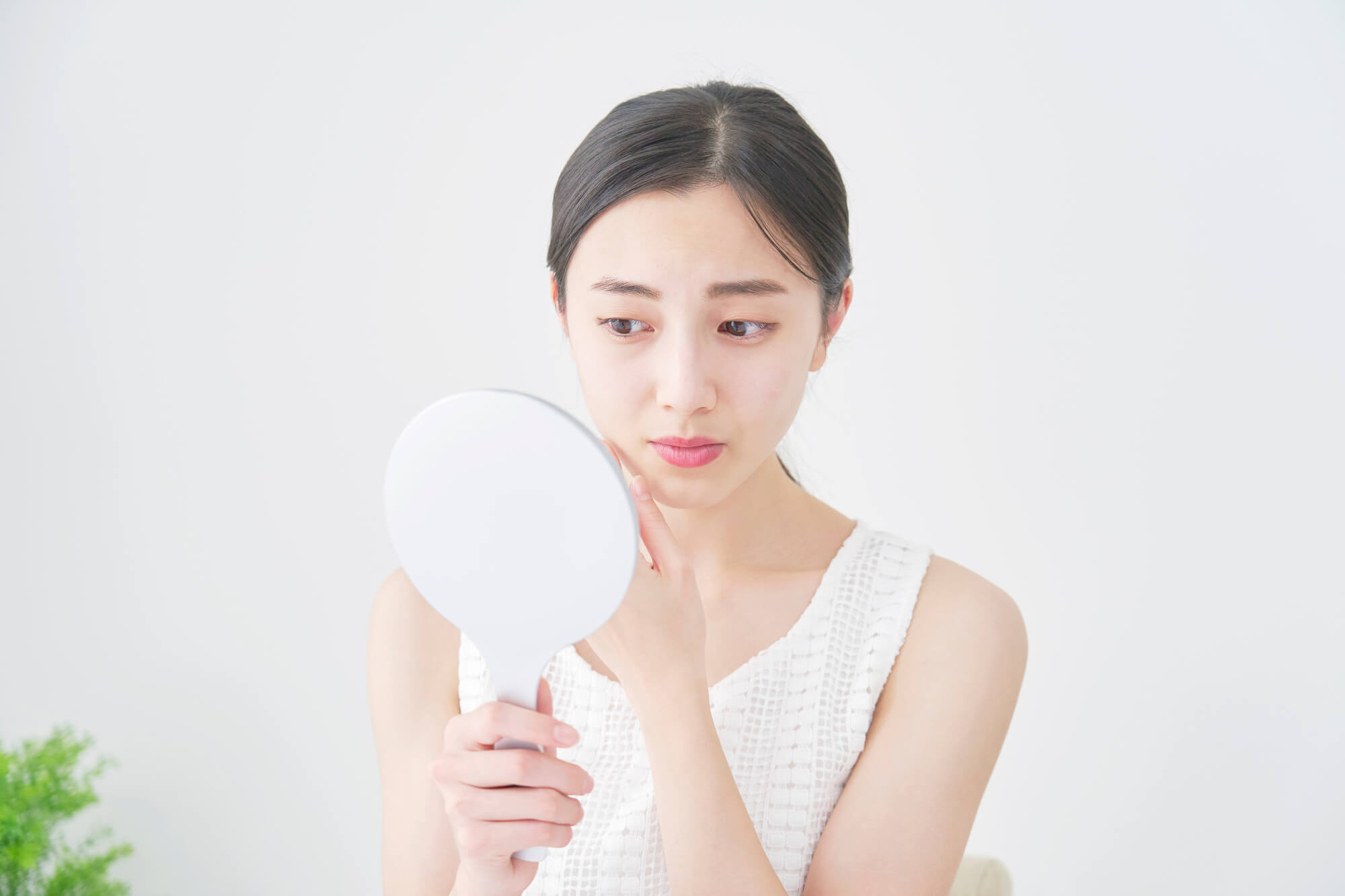 【ほうれい線が気になり始めたあなたへ】今すぐ始めるほうれい線予防メソッドとメイク方法を解説