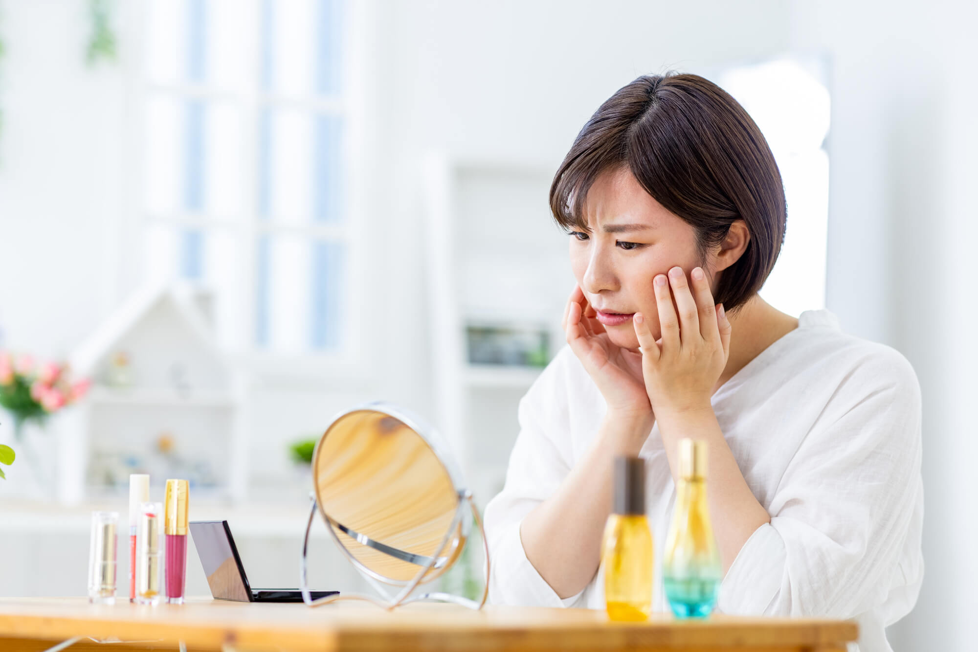 【ほうれい線が気になり始めたあなたへ】今すぐ始めるほうれい線予防メソッドとメイク方法を解説