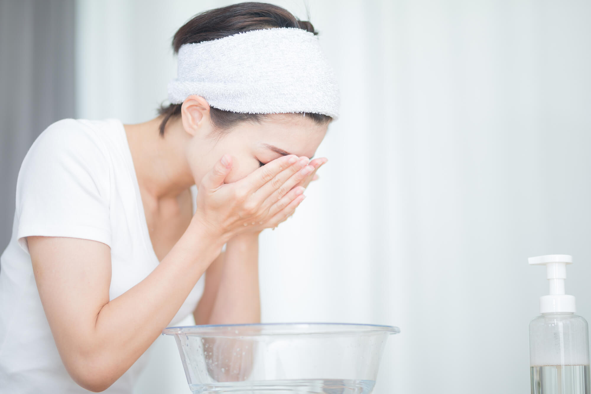 【ほうれい線が気になり始めたあなたへ】今すぐ始めるほうれい線予防メソッドとメイク方法を解説