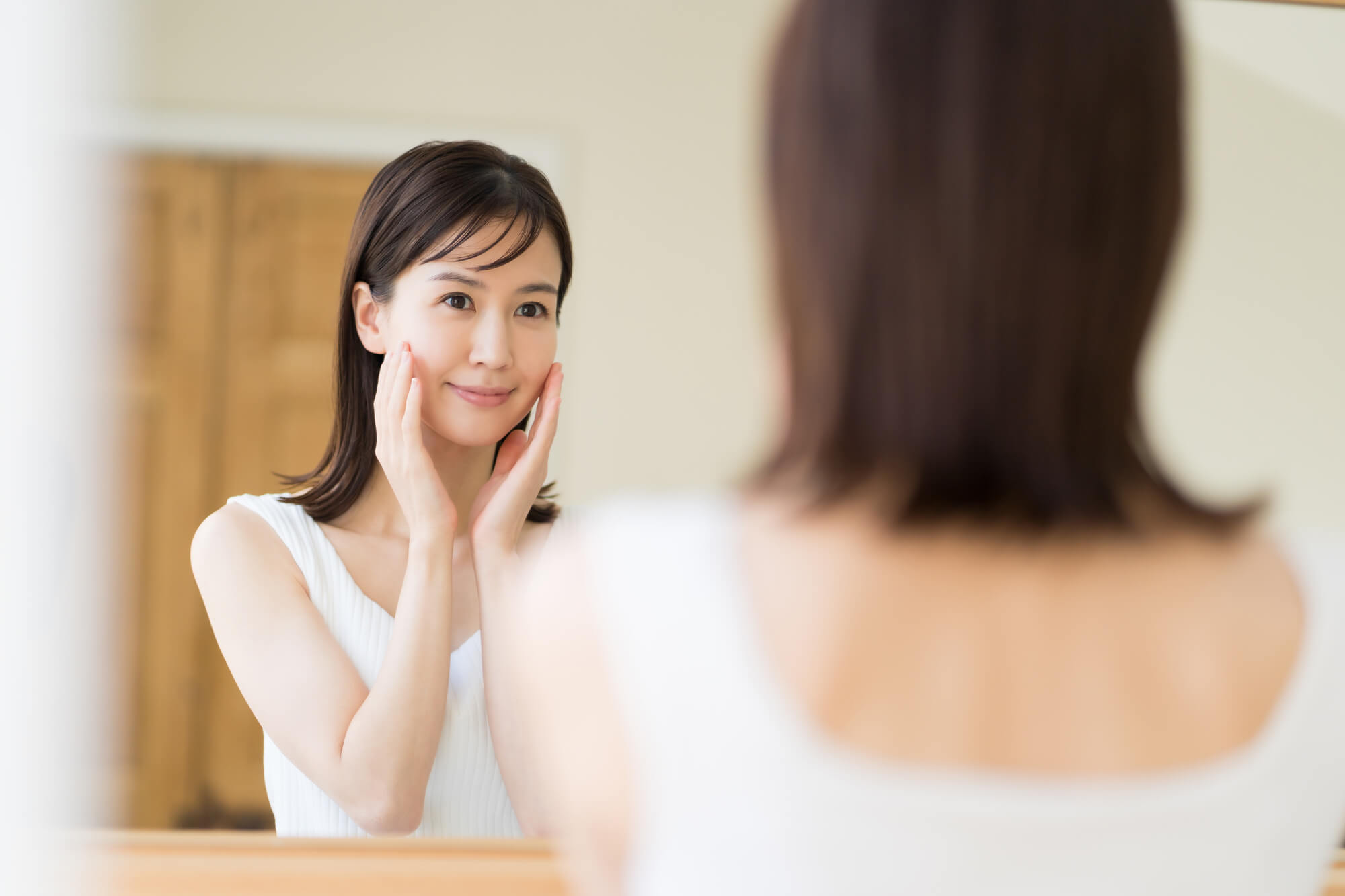 【ほうれい線が気になり始めたあなたへ】今すぐ始めるほうれい線予防メソッドとメイク方法を解説