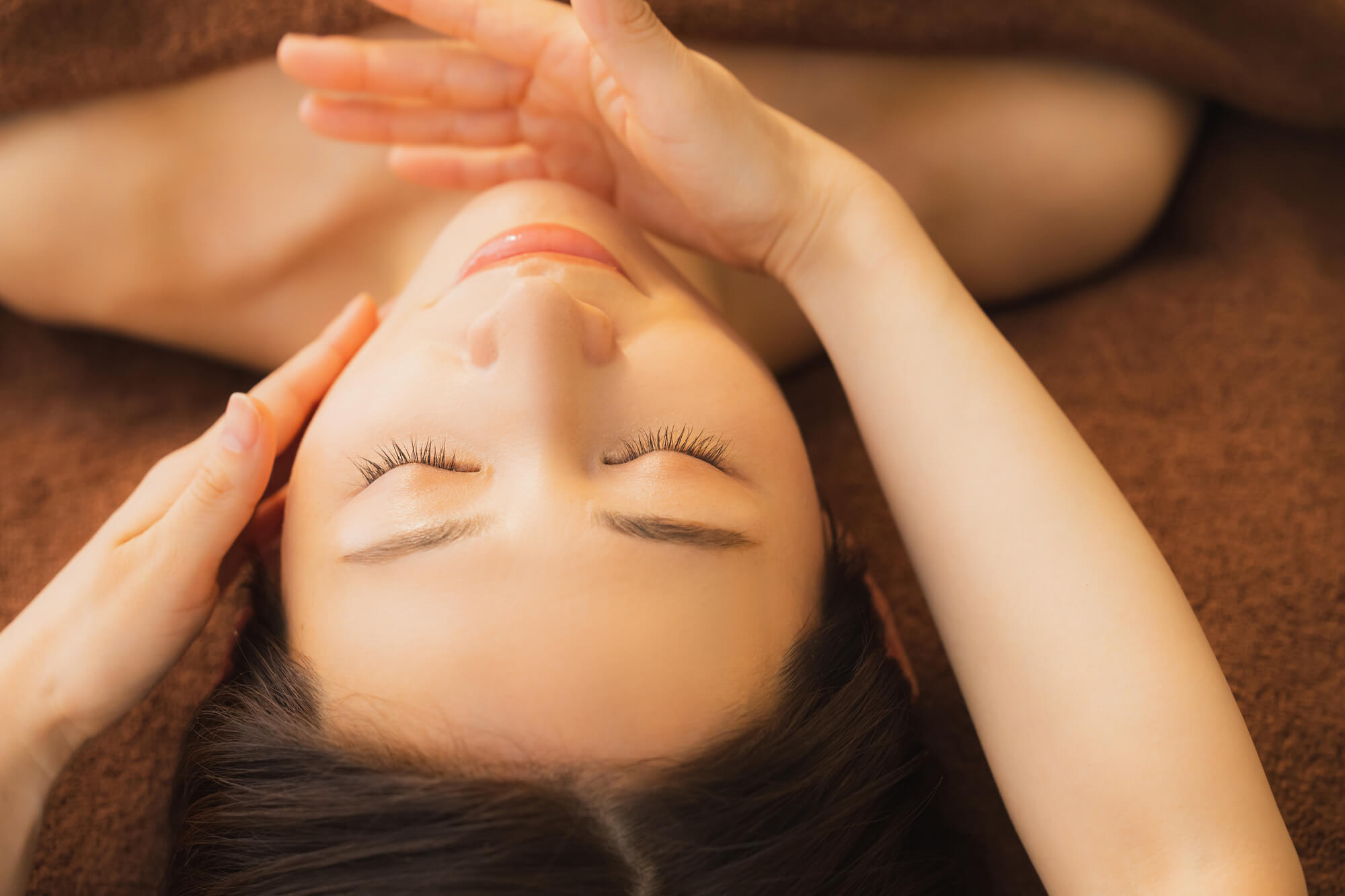 【ほうれい線が気になり始めたあなたへ】今すぐ始めるほうれい線予防メソッドとメイク方法を解説