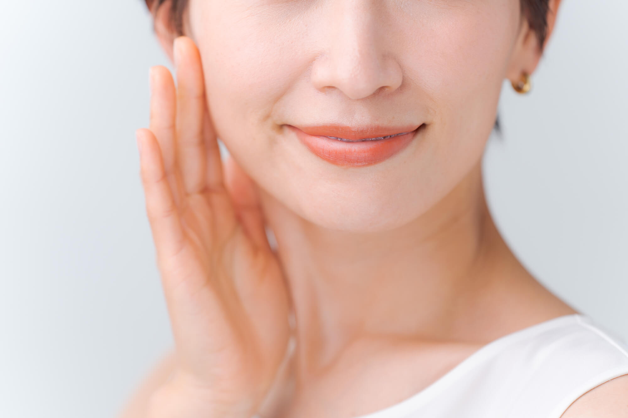 【ほうれい線が気になり始めたあなたへ】今すぐ始めるほうれい線予防メソッドとメイク方法を解説