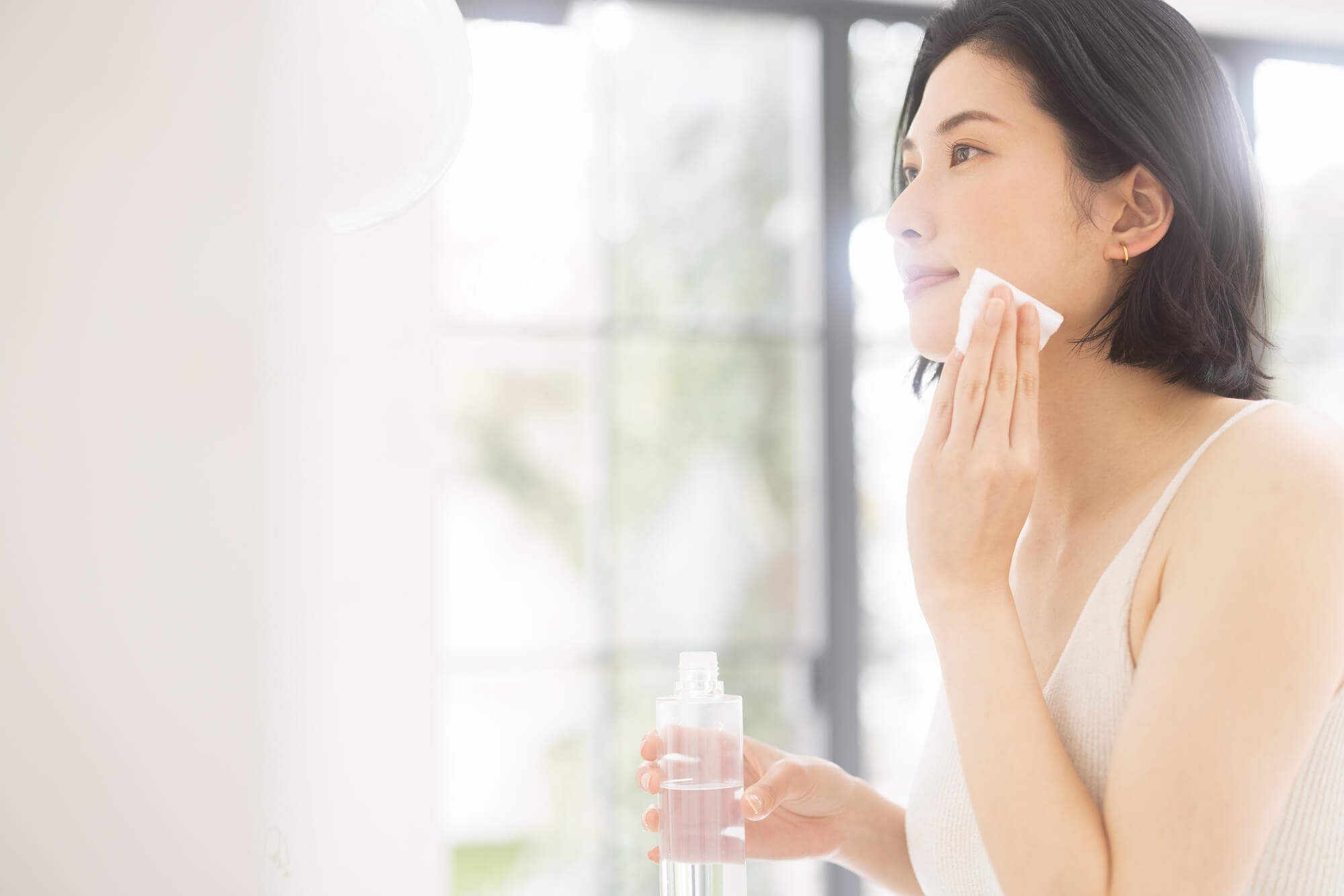 オールインワン化粧水が向いている人と向いていない人のイメージ