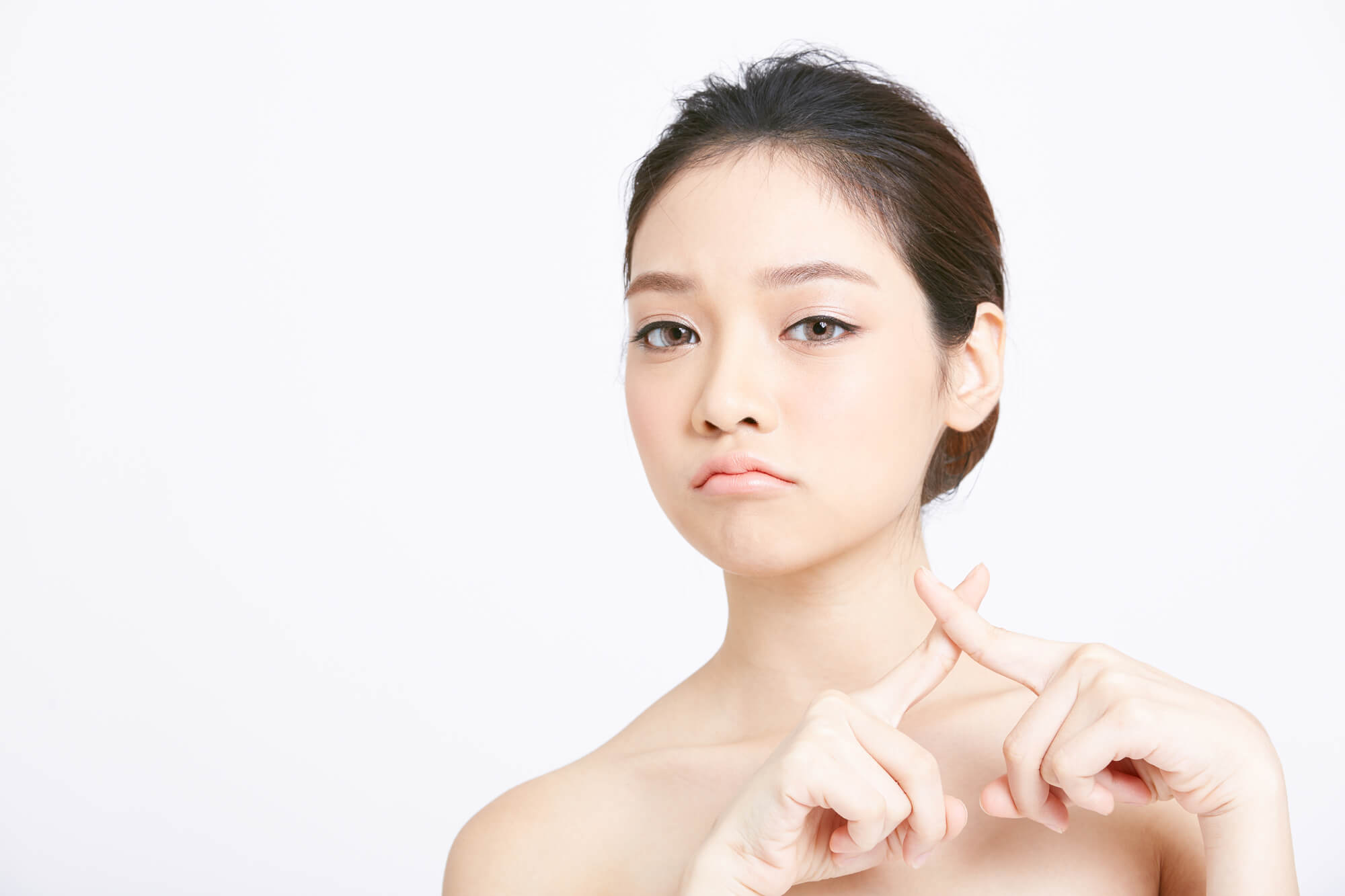 口周りが乾燥しているときのNG行動イメージ