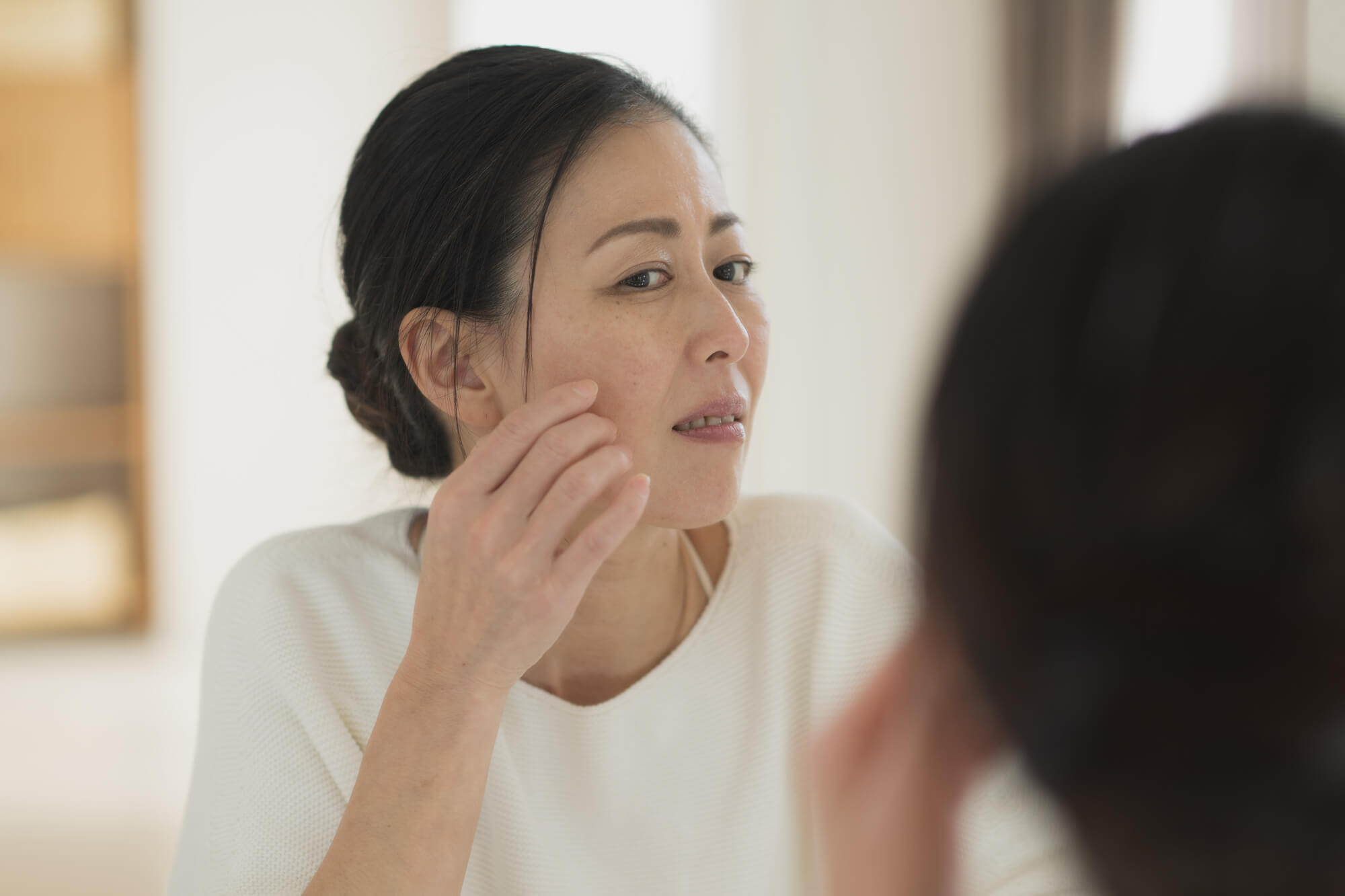 50代でほうれい線ができる理由イメージ