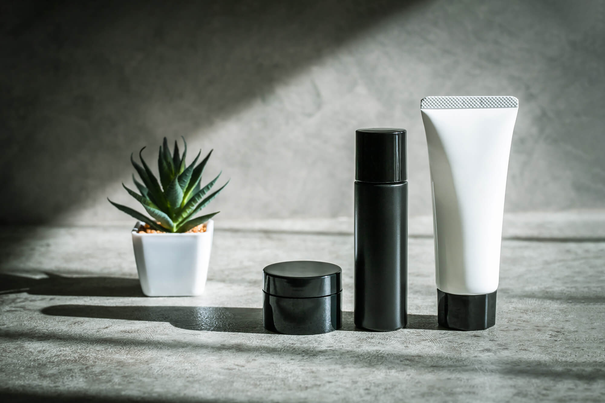 スキンケア初心者でも安心！ほうれい線ケアのための正しい洗顔と保湿のステップ解説