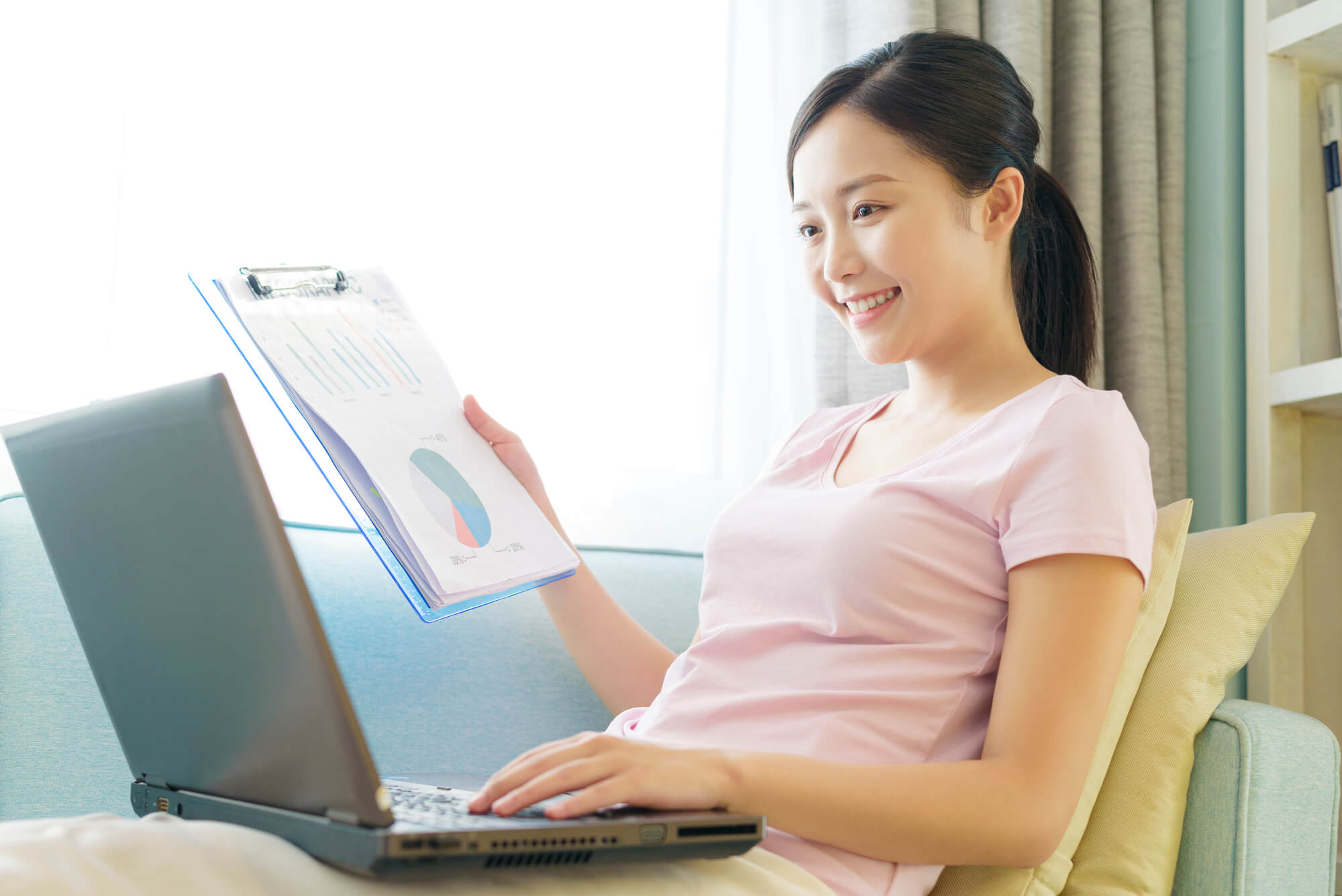 ほうれい線が片方だけ目立つ原因