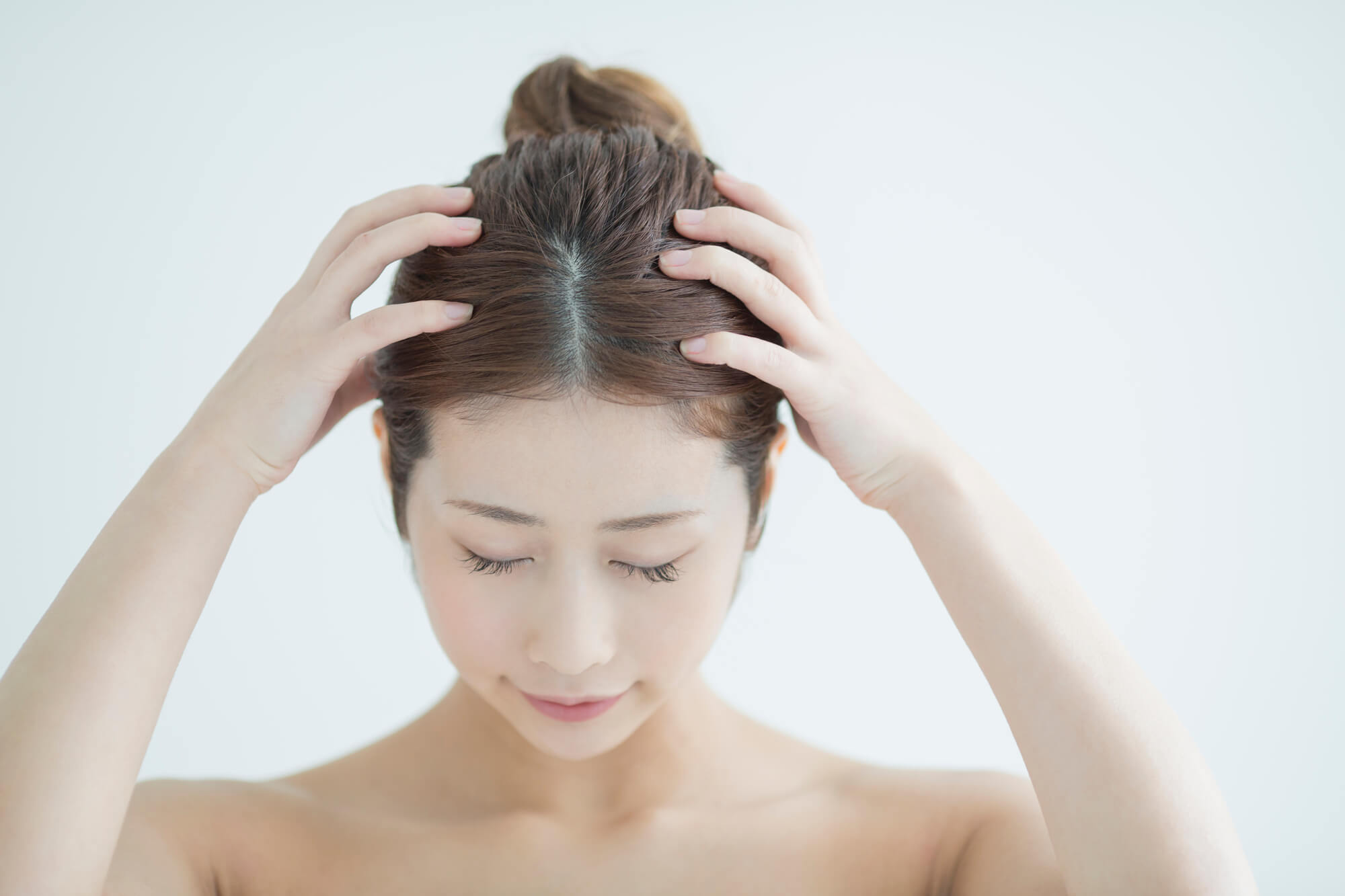 頭皮マッサージで血流促進